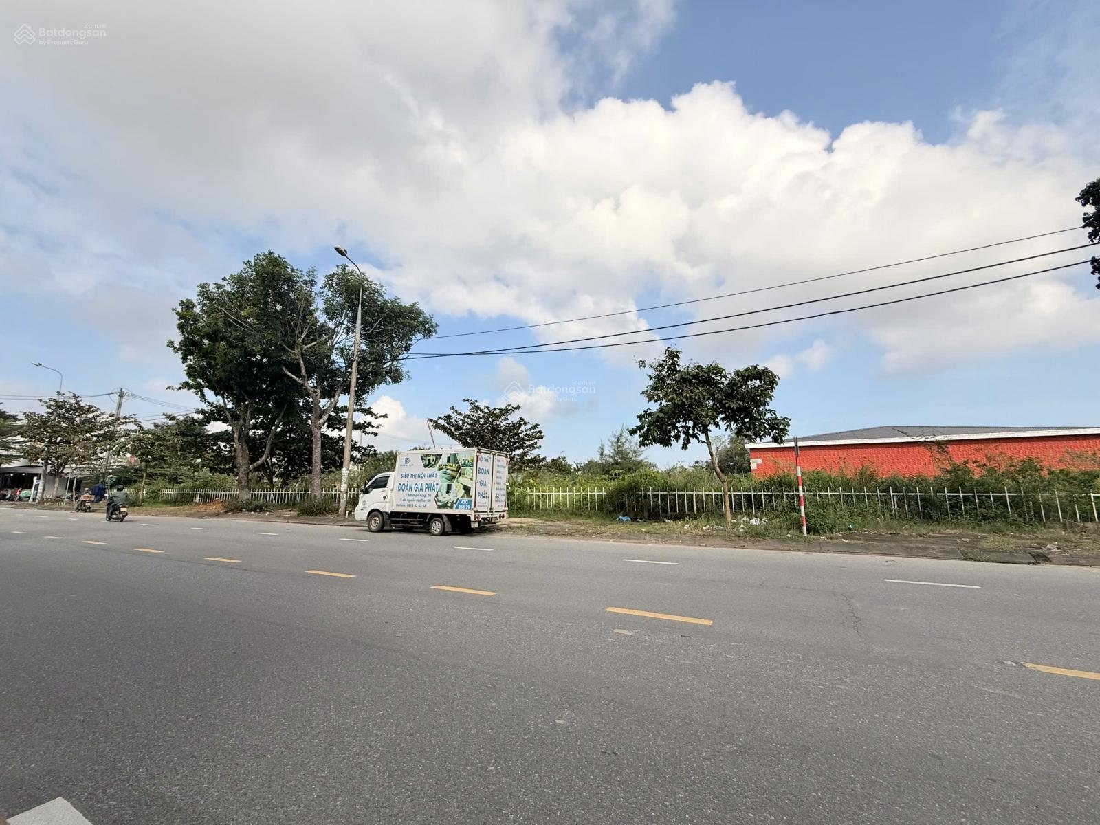 Bán đất diện tích lớn 865m2 mặt tiền Quốc Lộ 1A - Miếu Bông giá 19tỷ700