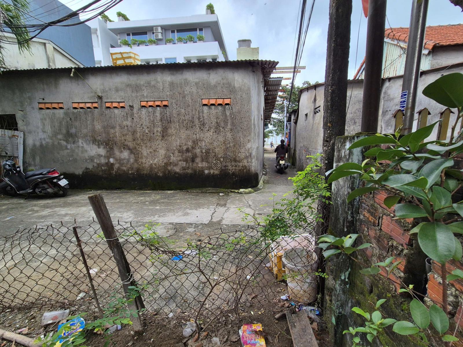Chào bán lô view biển Mỹ Khê hiếm đẹp - ngay bán đảo Sơn Trà từ nhà nhìn ra thấy biển rất đẹp.