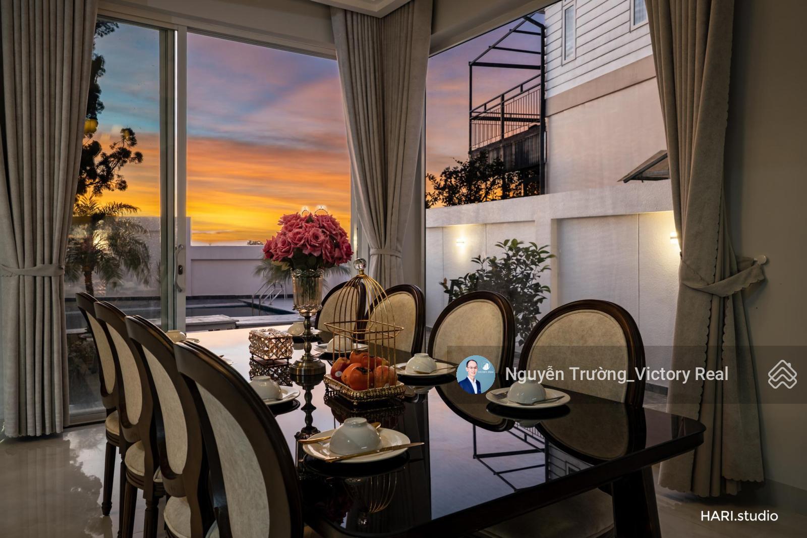 Biệt thự Đà Lạt 312m² 10m x dài 25m | hồ bơi riêng 100%, view thung lũng TP đêm tuyệt đẹp Biệt thự Đà Lạt 312m² 10m x dài 25m | hồ bơi riêng 100%, view thung lũng TP đêm tuyệt đẹp