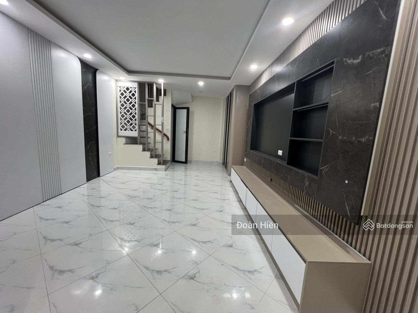Sang xịn! Nhà Đội Cấn mới keng, thang máy nhập khẩu, mặt ngõ nông, 15m thẳng tắp ra phố, 40m2*6T Sang xịn! Nhà Đội Cấn mới keng, thang máy nhập khẩu, mặt ngõ nông, 15m thẳng tắp ra phố, 40m2*6T