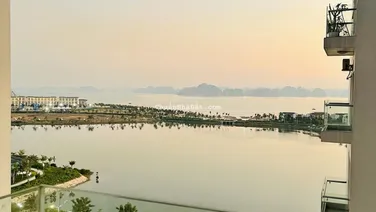 Do chuyển định cư, chính chủ bán căn hộ 3PN 96m2 view biển tại trung tâm du lịch Bãi Cháy, Hạ Long