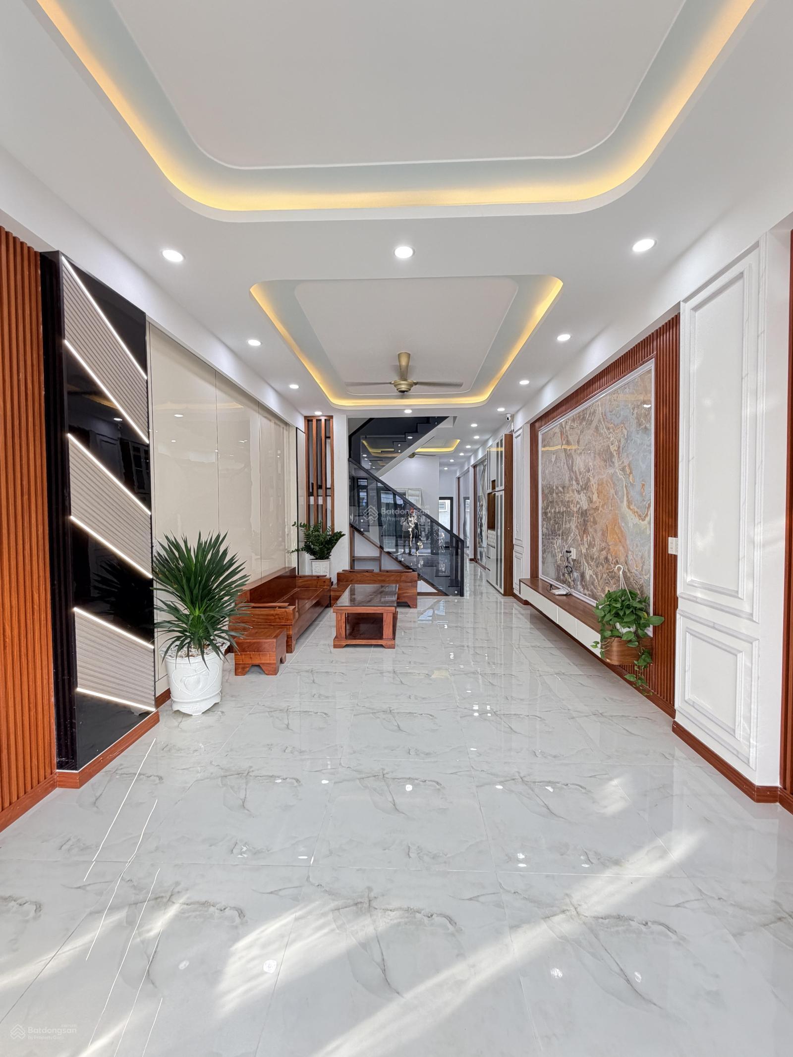 Chủ gửi bán nhà 1 trệt 1 lầu phường Trấn Biên (Bửu Long củ). DT: 4,2x19,2=80m2. Giá: 4tỷ950