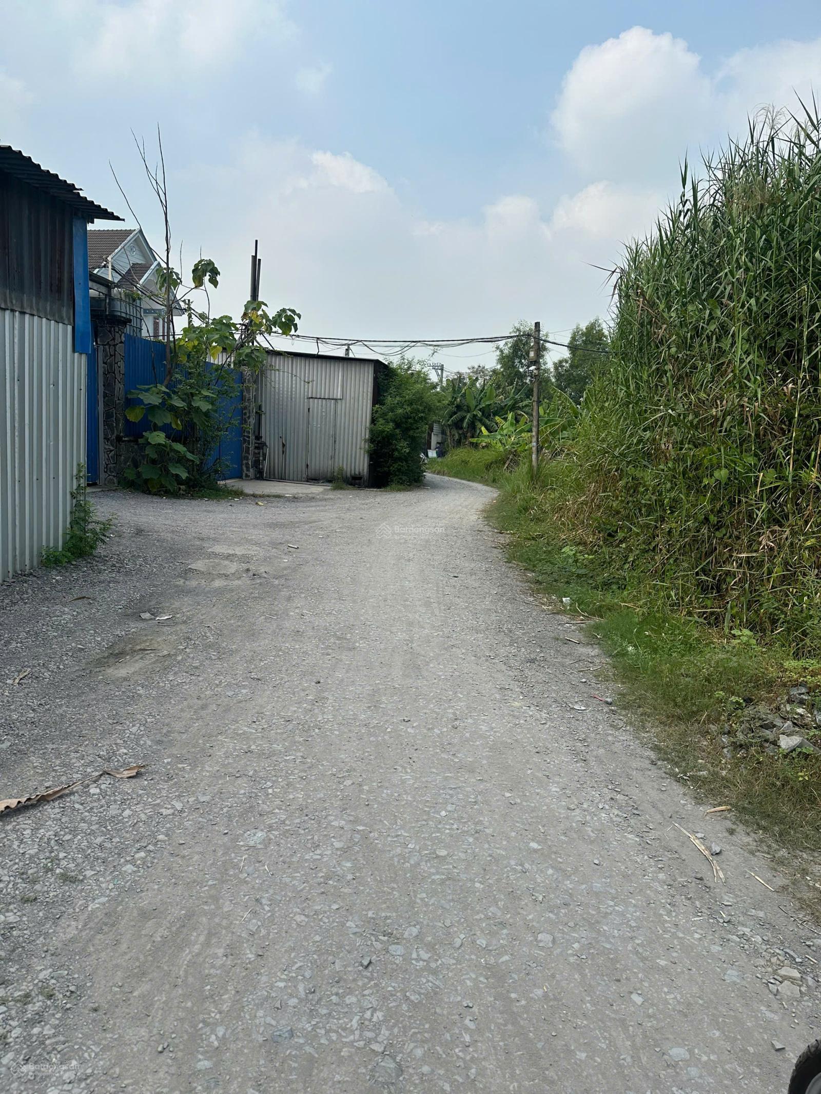 Chủ cần bán gấp 1.582m2 giá 4 tỷ xã Tân Quý Tây mới