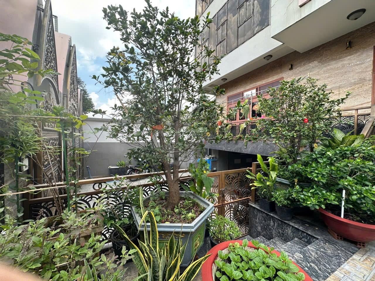 Chính chủ gửi bán tòa nhà mặt tiền đường phường Linh Đông, Q. Thủ Đức