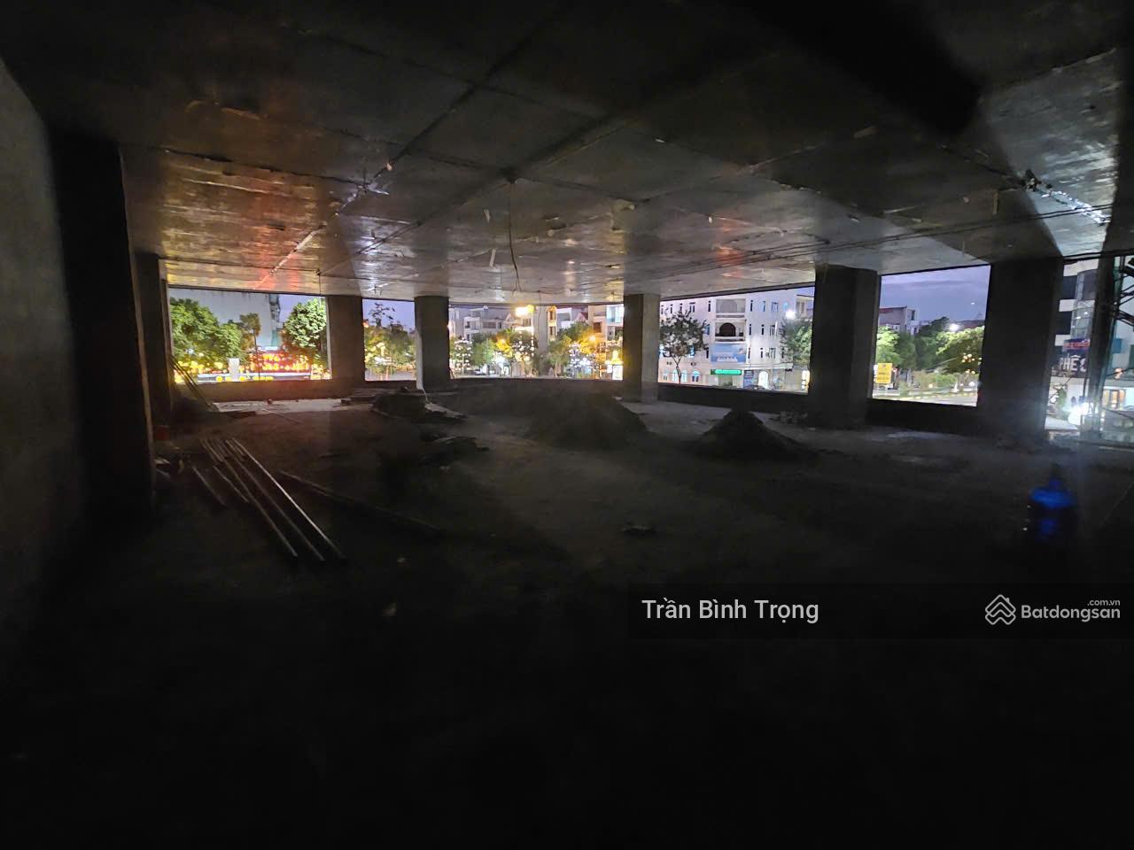 Cho thuê tòa nhà văn phòng 6 tầng, 1500m2 (250m2/sàn) tại Phường Liên Bảo, Vĩnh Phúc, giá 150tr/th