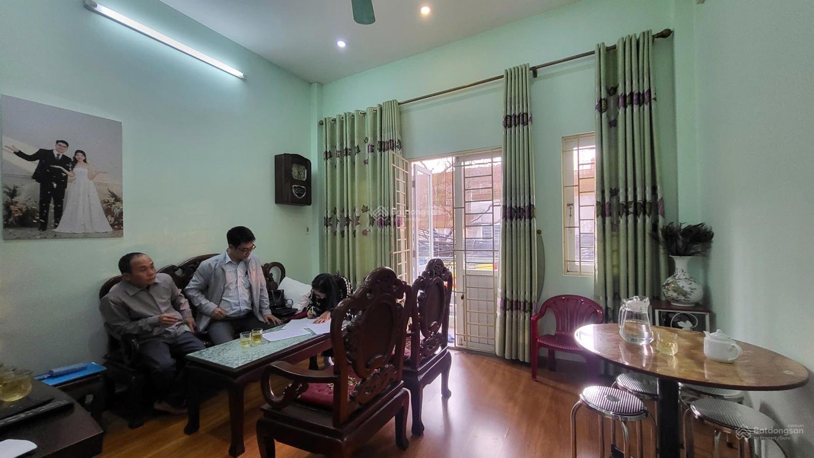 Hiếm - Giá Tốt ! Bán nhà mặt phố Khương Trung 52,3 m2, 3 tầng, 17.2 tỷ, mặt tiền 4,2m.
