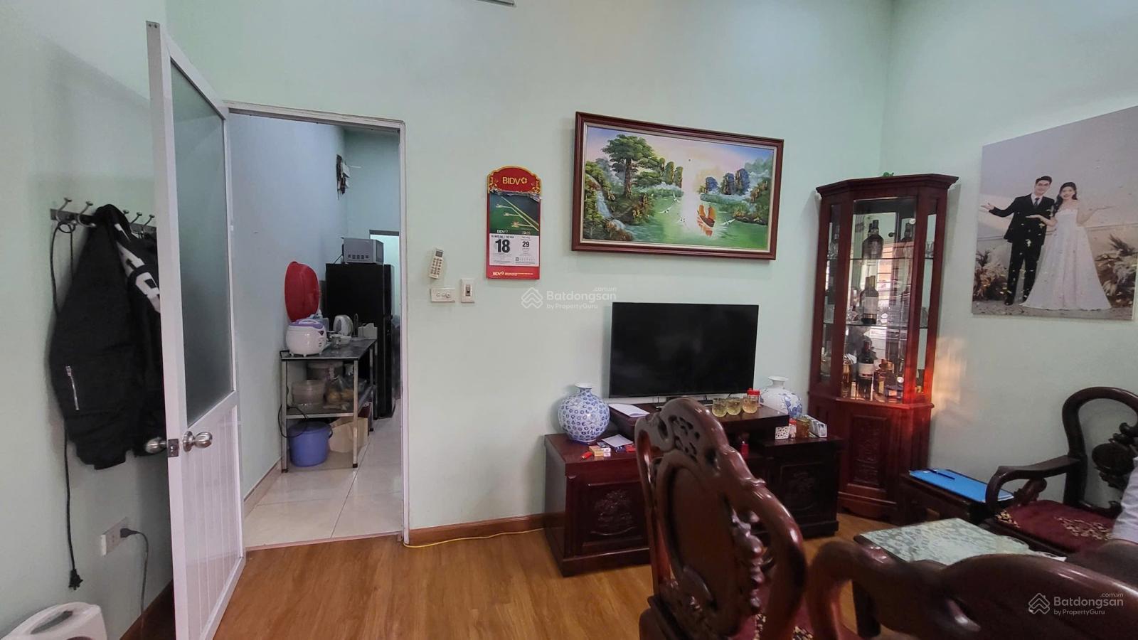 Hiếm - Giá Tốt ! Bán nhà mặt phố Khương Trung 52,3 m2, 3 tầng, 17.2 tỷ, mặt tiền 4,2m.