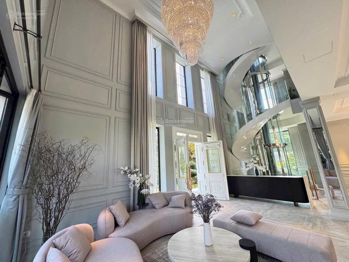 Bán biệt thự khu Nam Thông 2, P. Tân Phú, Phú Mỹ Hưng Q7