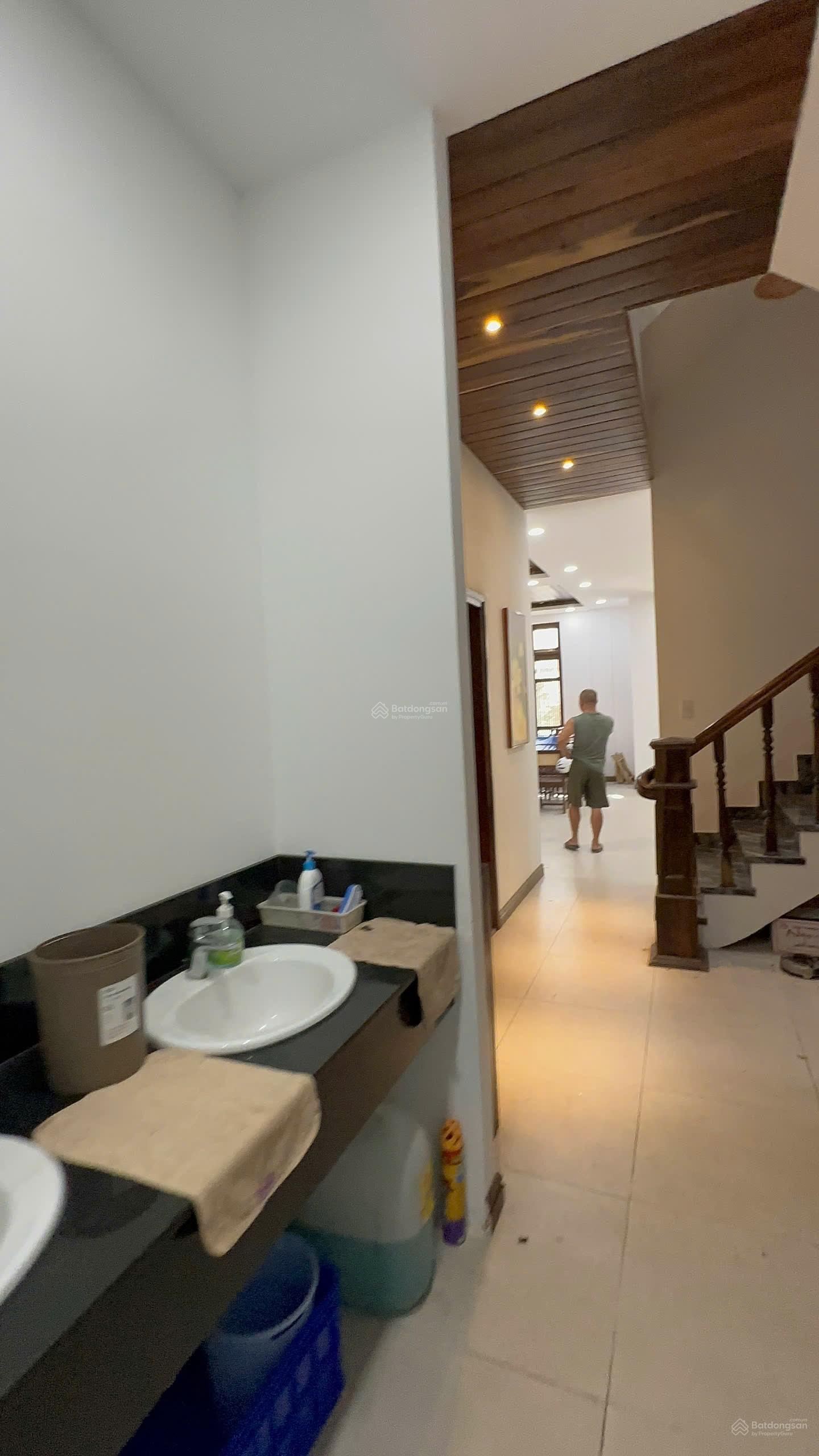 Biệt thự Sư Vạn Hạnh_ đường hẻm ô tô thông, rộng 5m ]Phường Vĩnh Hải Bắc Nha Trang Giá : 11,5 tỷ