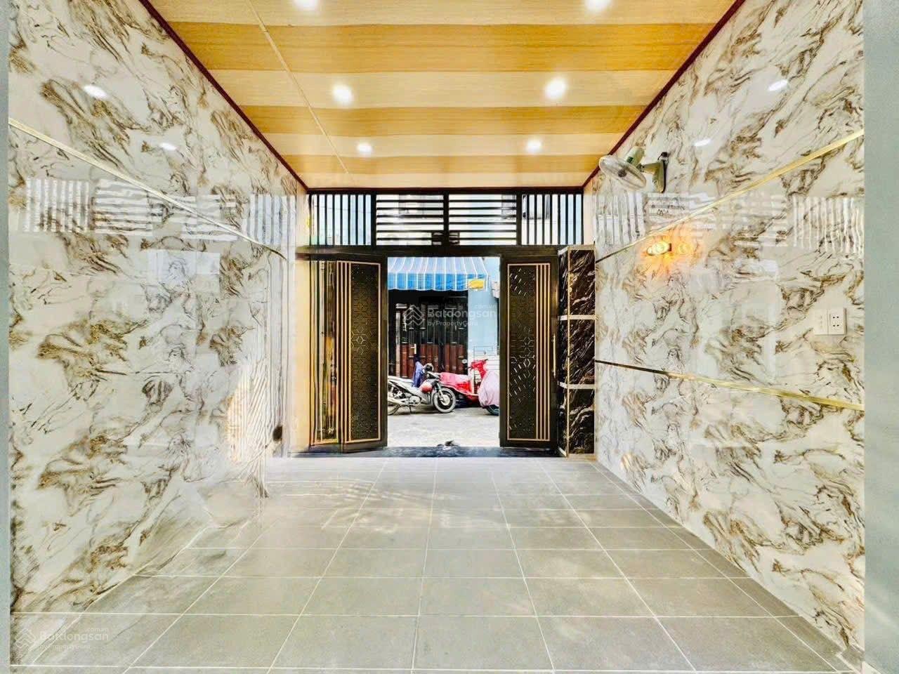 NHÀ RẺ ĐẸP HẺM XE HƠI SÁT GA T3 - Chợ Tân Sơn Đường Nguyễn Tư giản F12 Gò Vấp 4x17 Trệt 2 Lầu 4PN