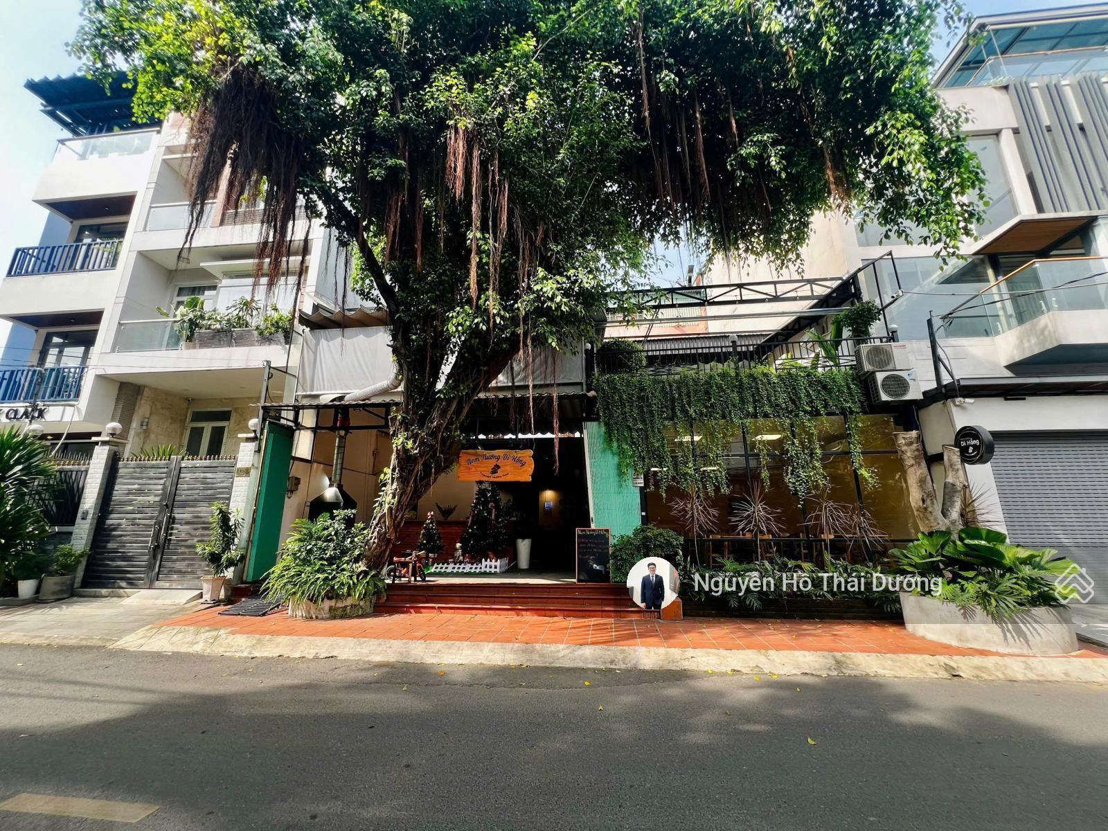 Siêu vị trí Mặt tiền ngay Xuân Thủy - Quốc Hương. 12,5x14,5m - 181m2 đất - GPXD 4 Tầng - 63 Tỷ T/L