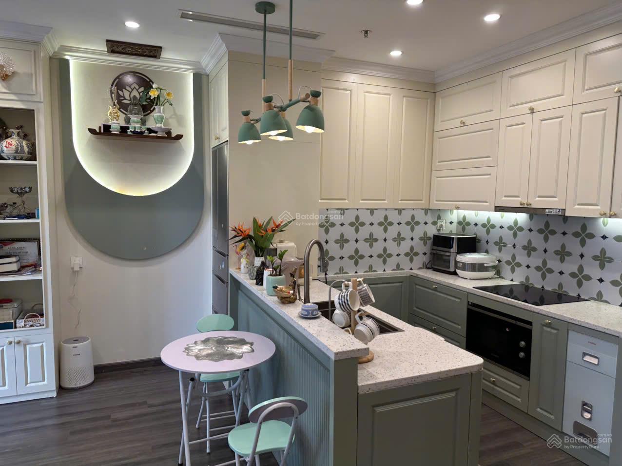 Vợ chồng trẻ cần bán căn 65m2 mét Tầng Trung tòa TONKIN2 Vinhomes smart city nhà đủ đồ 6.7 tỷ