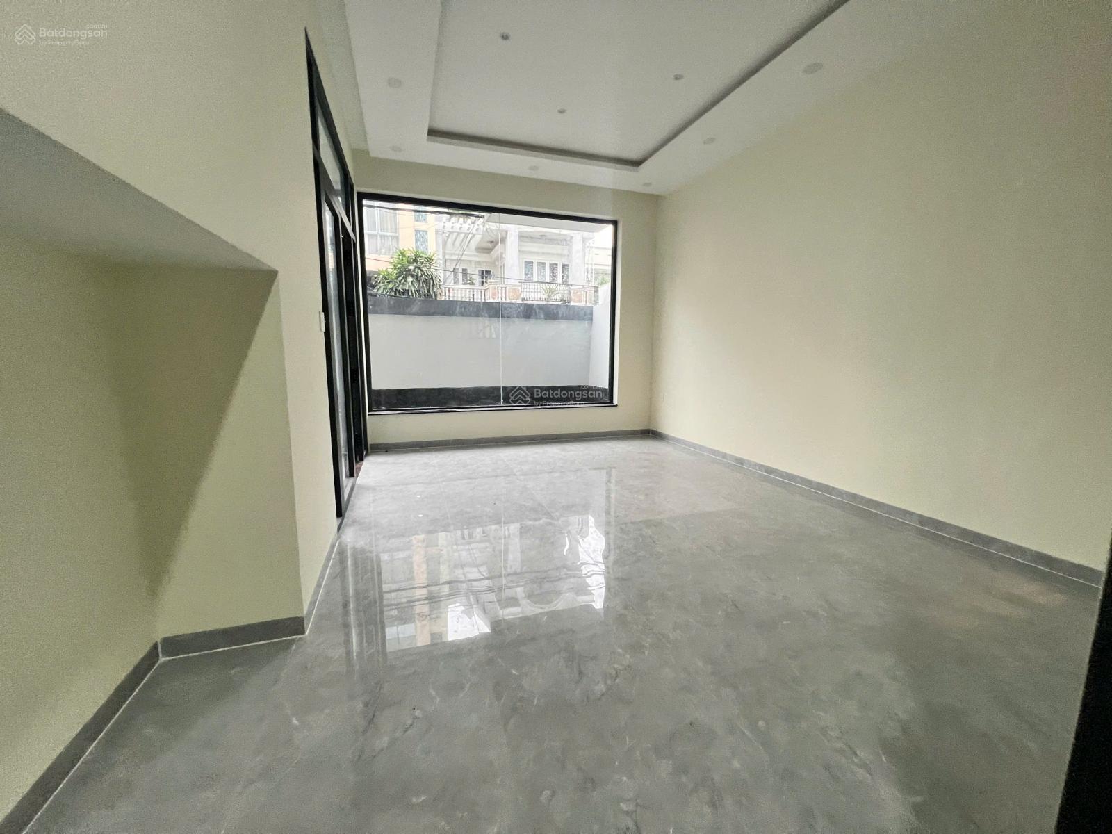 Biệt Thự Góc 2 MT Đường Phan Bá Phiến, Phường 12, Khu K300. DT: 9x18m. Trệt 3 Lầu. Gara Ô Tô