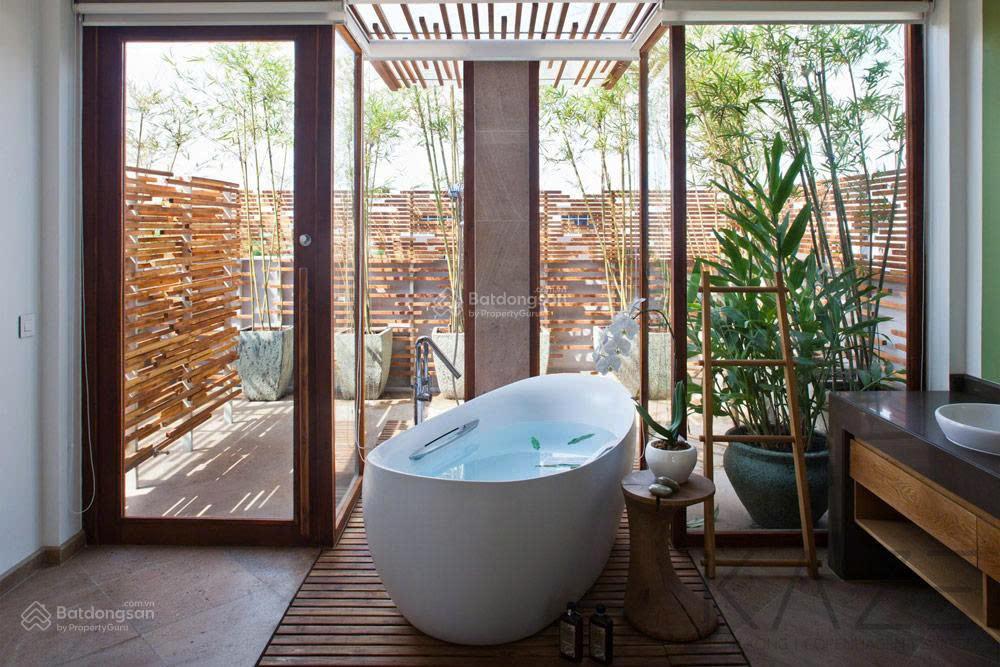 Chính chủ - Bán gấp căn góc biệt thự đơn lập 3 mặt thoáng. Full nội thất. DT 546m2, giá bán 65 tỷ