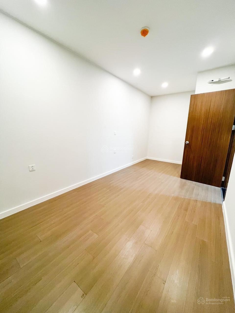 Chính chủ bán River Panorama Quận 7 - đã nhận sổ hồng - có hỗ trợ vay - 57m2, 2PN, 1WC Chính chủ bán River Panorama Quận 7 - đã nhận sổ hồng - có hỗ trợ vay - 57m2, 2PN, 1WC