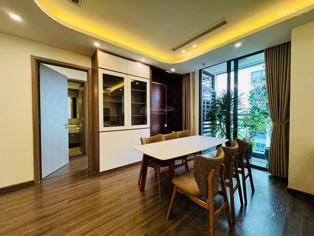 Cho thuê căn hộ Vinhomes Symphony, Long Biên. Căn hộ 4 ngủ siêu hiếm Nhà đẹp view đẹp