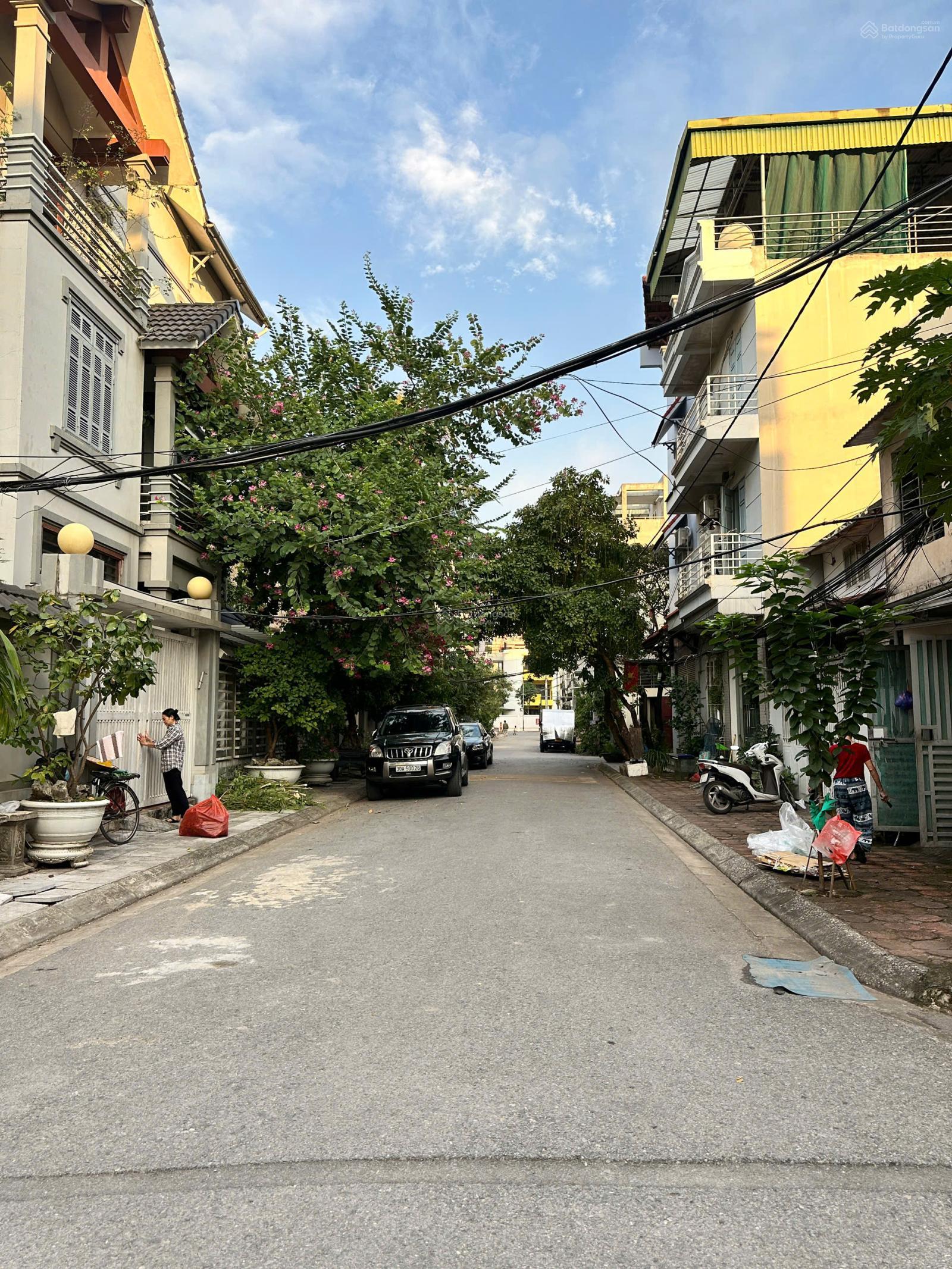 Bán đất phố Tư Đình, Long Biên 105m2 ô tô tránh - khu A38 quân đội - hàng xóm Him Lam, AEON 20.5 tỷ