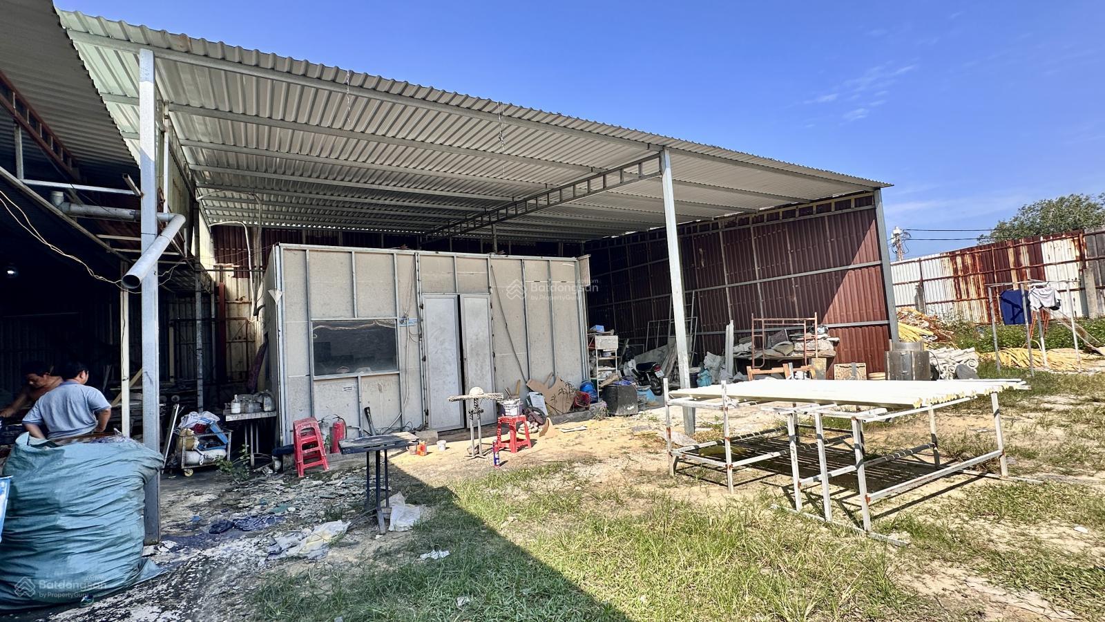 Cho thuê xưởng 1000m2 đường Dương Công Khi thích hợp làm cơ khí, mộc