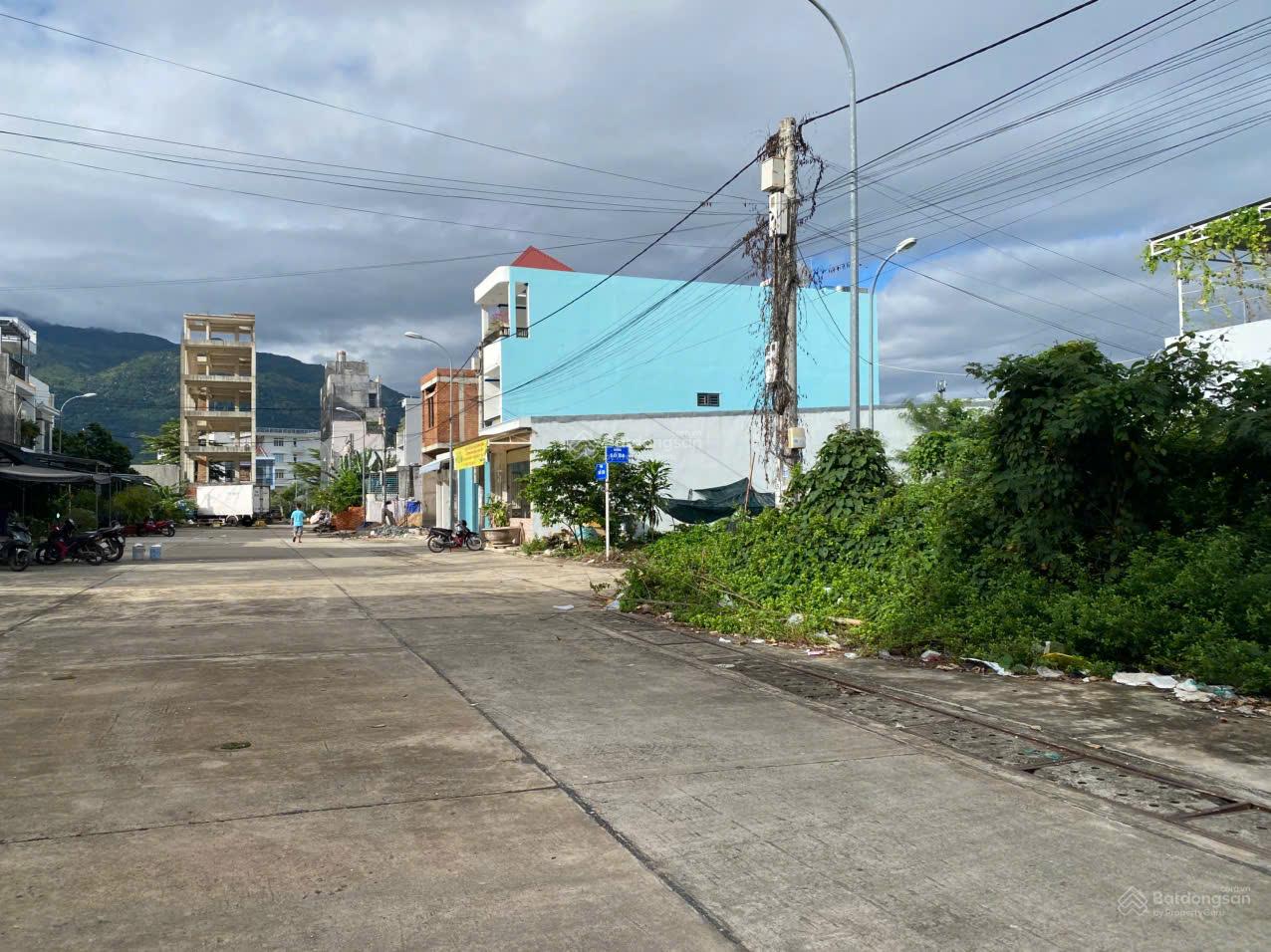 Đất tái định cư Hòn Rớ 2 Phước Đồng dt 100m2 đướng 13m view sông