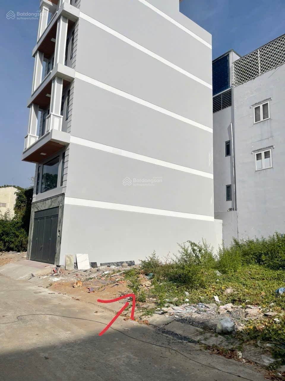 Đất đường Hoàng Quốc Việt, khu an ninh 5x12=60m2 giá 7.9 tỷ, đường nhựa 8m