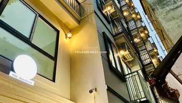 Bán Toà APartment Phố Cầu Giấy.DT 180m x7T thang máy 35 Phòng FULL nội thất.gần ô tô.giá 56 tỷ