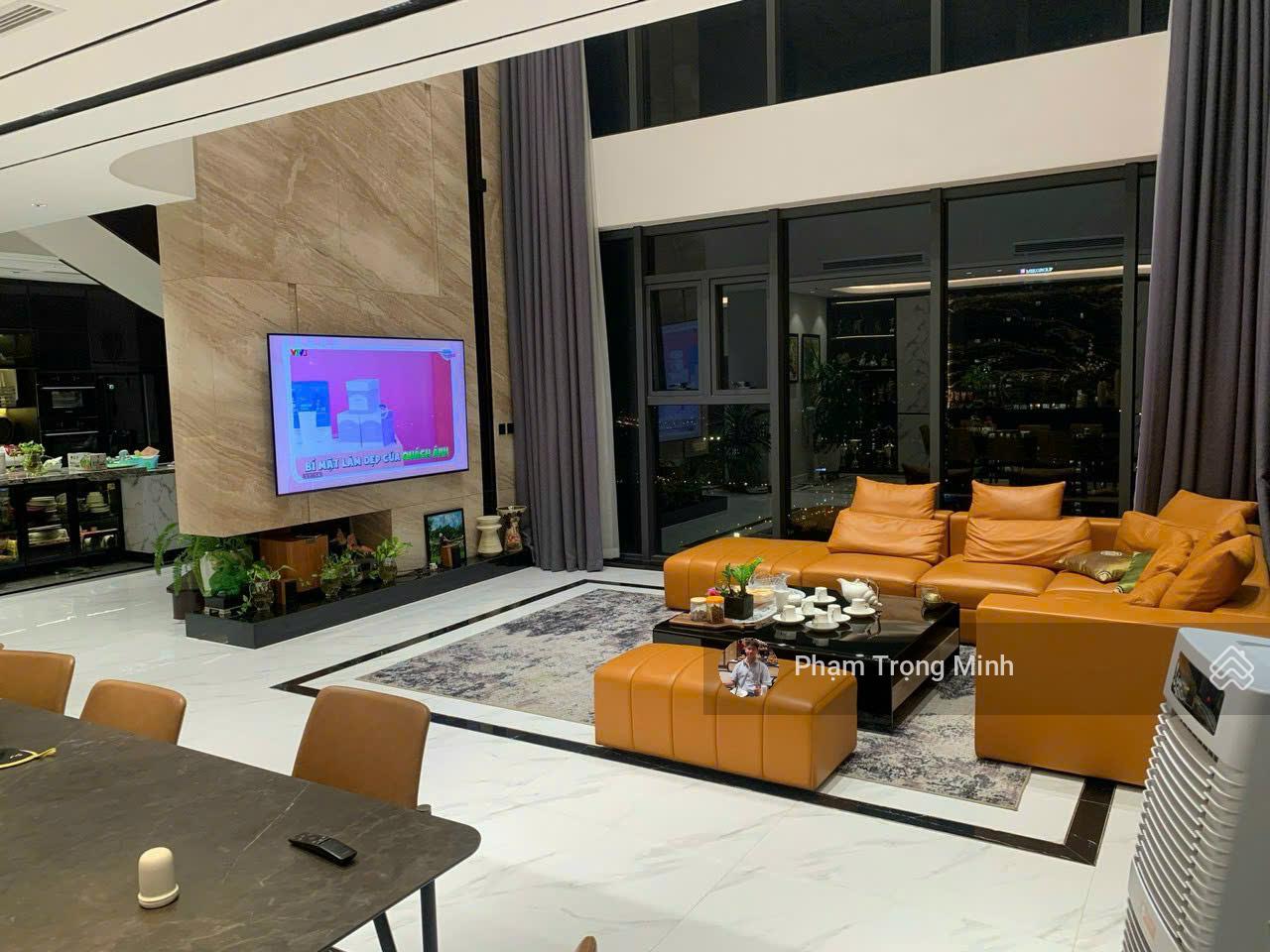 Hiếm! Bán penthouse thông tầng 325m2, 4PN sân vườn rộng, nhà sửa đẹp, chung cư NewSkyline Văn Quán