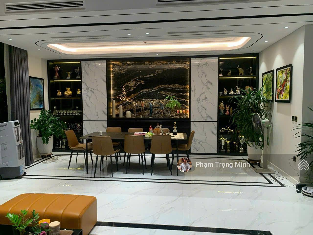 Hiếm! Bán penthouse thông tầng 325m2, 4PN sân vườn rộng, nhà sửa đẹp, chung cư NewSkyline Văn Quán