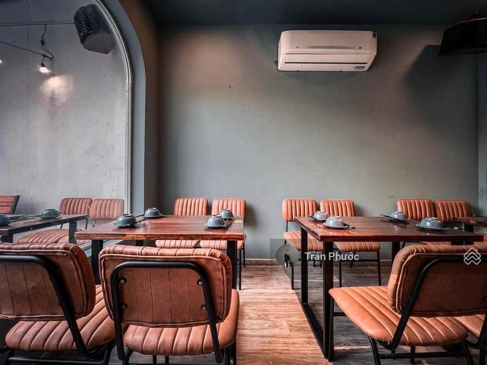 Nhà mặt tiền số 130 Lê Lai Phường Bến Thành Quận 1 DT: 4.2x17m 1 trệt 1 lầu trống suốt Nhà mặt tiền số 130 Lê Lai Phường Bến Thành Quận 1 DT: 4.2x17m 1 trệt 1 lầu trống suốt