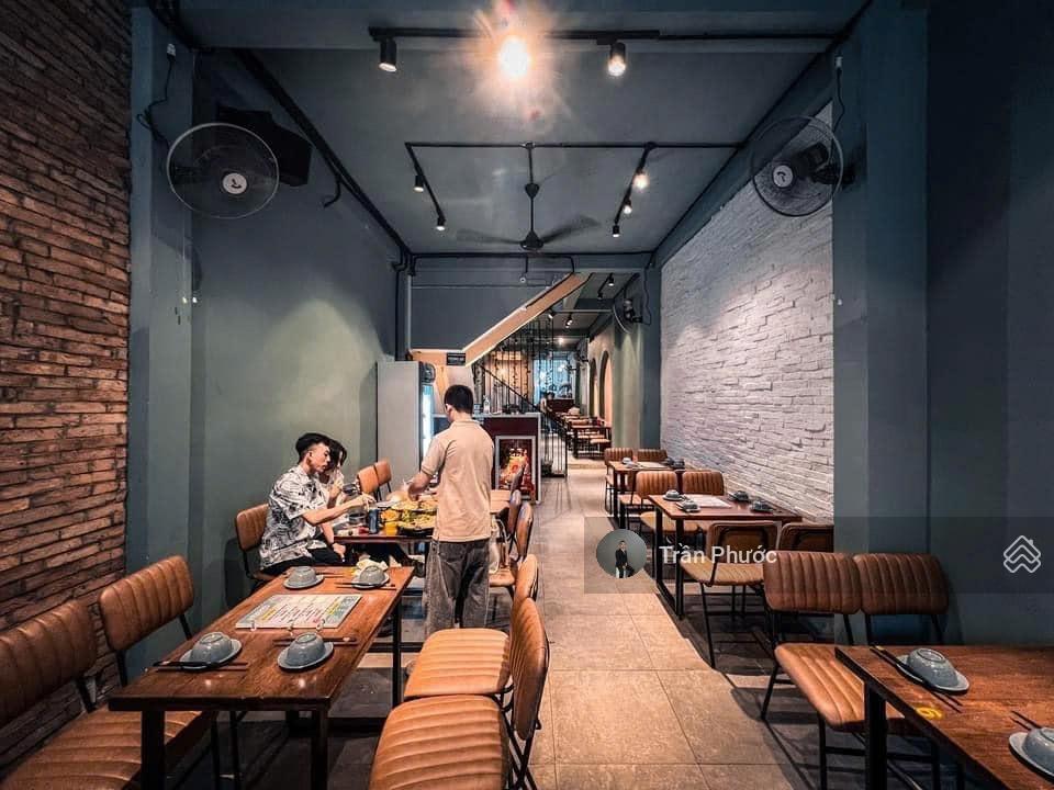 Nhà mặt tiền số 130 Lê Lai Phường Bến Thành Quận 1 DT: 4.2x17m 1 trệt 1 lầu trống suốt Nhà mặt tiền số 130 Lê Lai Phường Bến Thành Quận 1 DT: 4.2x17m 1 trệt 1 lầu trống suốt