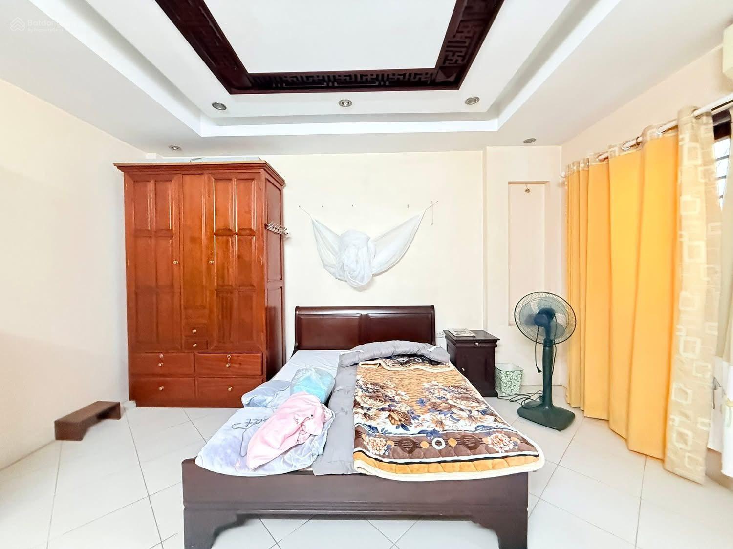 BÁN GẤP NHÀ 4 TẦNG PHỐ XUÂN LA,XUÂN ĐỈNH.DT:56M2.Ô TÔ VÀO NHÀ.NHÀ VỀ Ở LUÔN.THOÁNG VĨNH VIỄN.