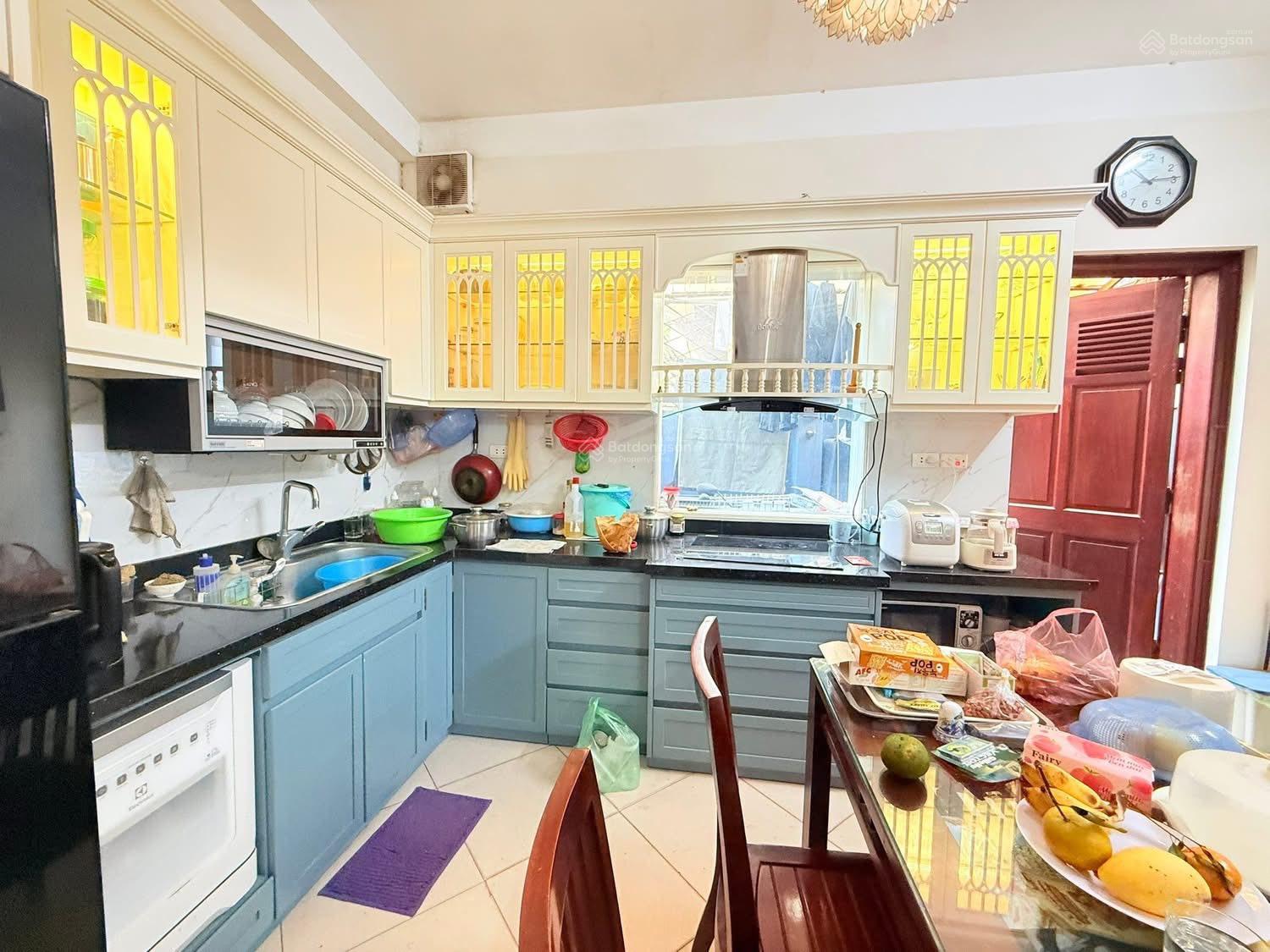 BÁN GẤP NHÀ 4 TẦNG PHỐ XUÂN LA,XUÂN ĐỈNH.DT:56M2.Ô TÔ VÀO NHÀ.NHÀ VỀ Ở LUÔN.THOÁNG VĨNH VIỄN.