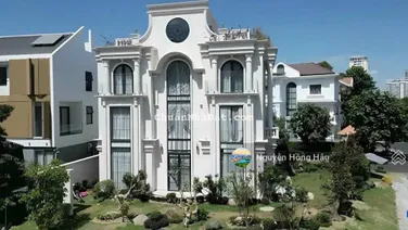 Siêu villa Phú Mỹ Hưng góc 3 mặt tiền cực vip DT 370,1m nhà siêu đẹp cho giới thượng lưu bán 160 tỷ