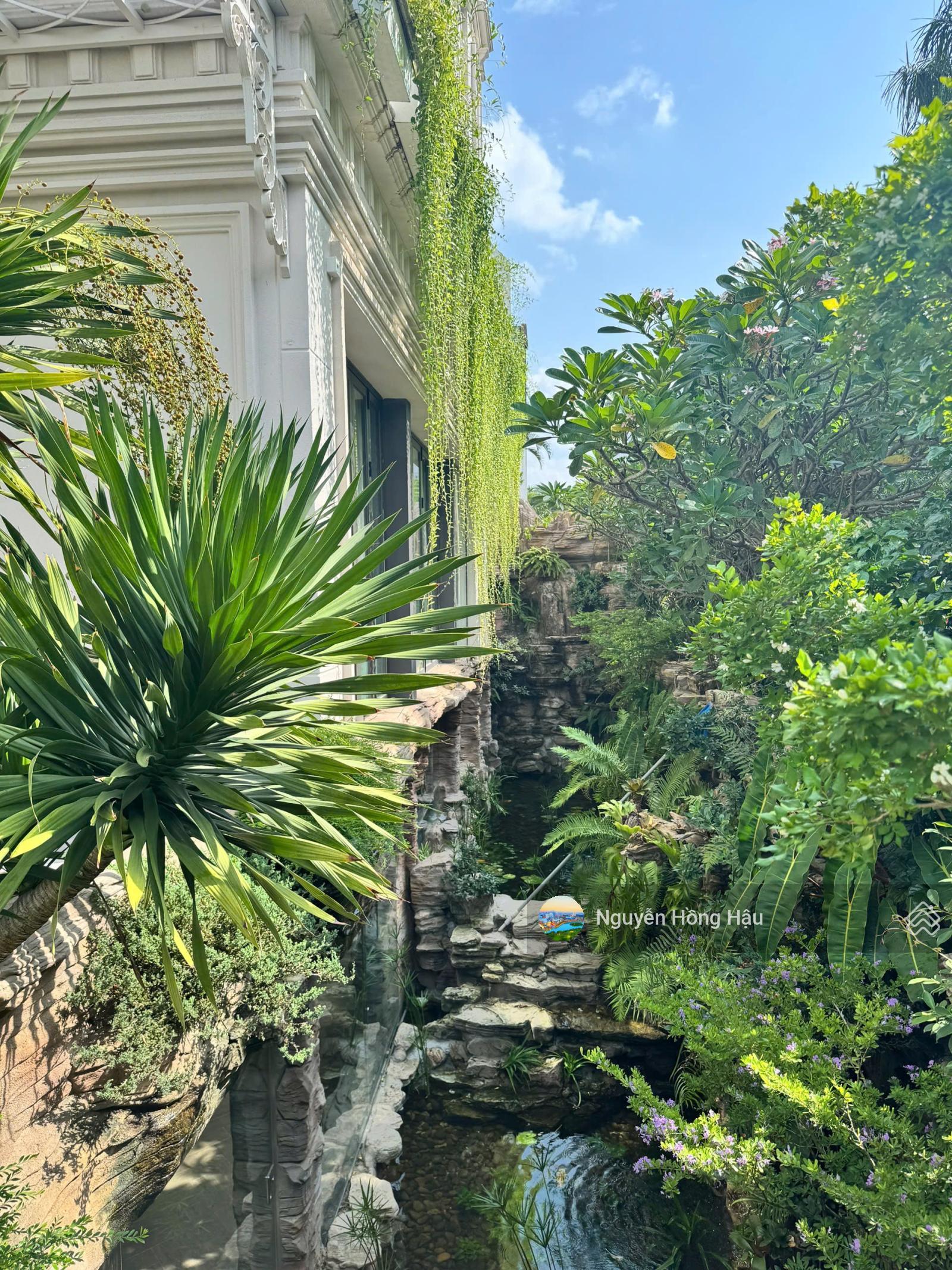 Siêu villa Phú Mỹ Hưng góc 3 mặt tiền cực vip DT 370,1m nhà siêu đẹp cho giới thượng lưu bán 160 tỷ