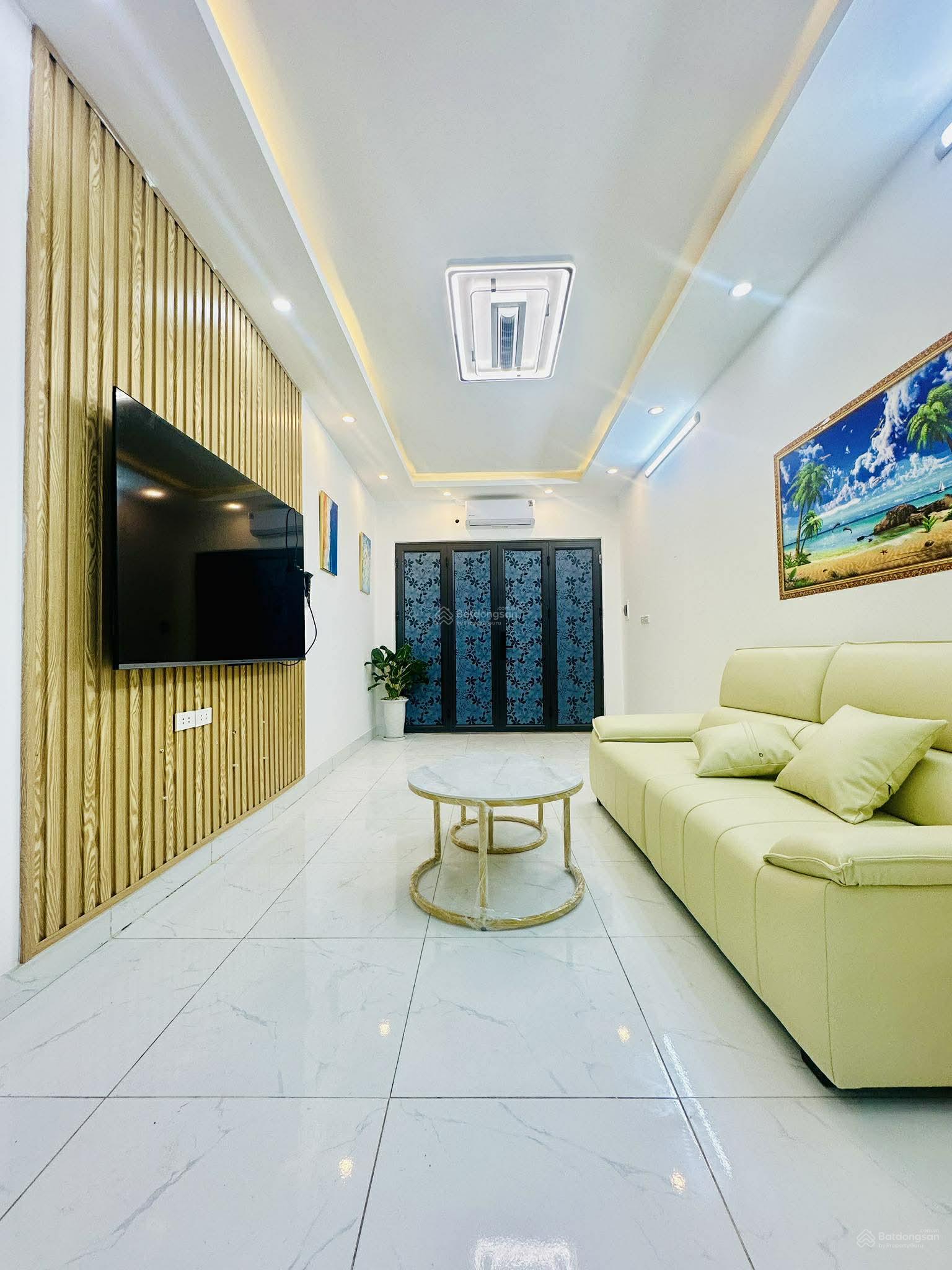 P. Văn Miếu, sổ đỏ 46m2, chỉ hơn 8 tỷ, tặng full nội thất. Xem ngay! 0972 174 ***