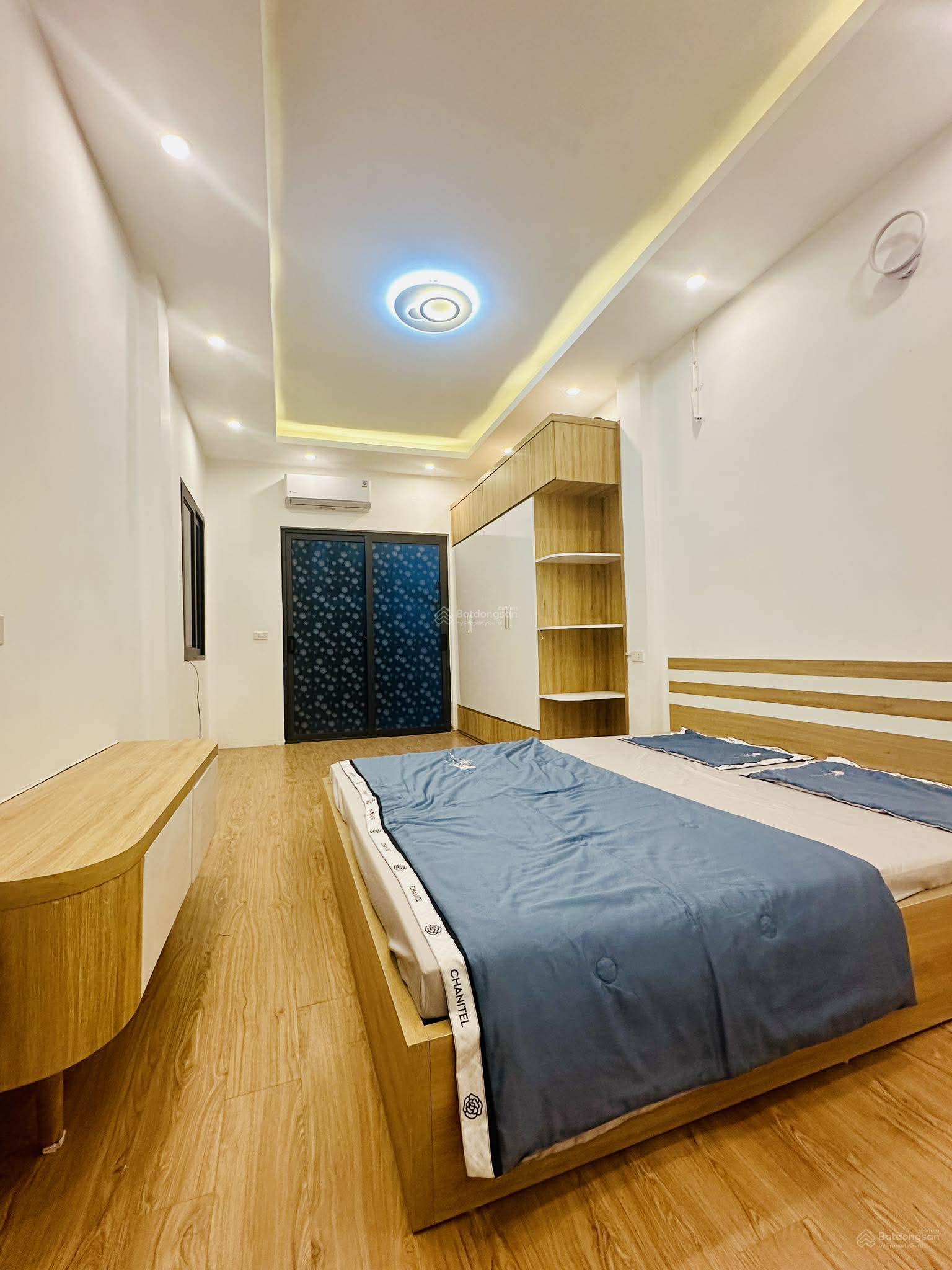 P. Văn Miếu, sổ đỏ 46m2, chỉ hơn 8 tỷ, tặng full nội thất. Xem ngay! 0972 174 ***