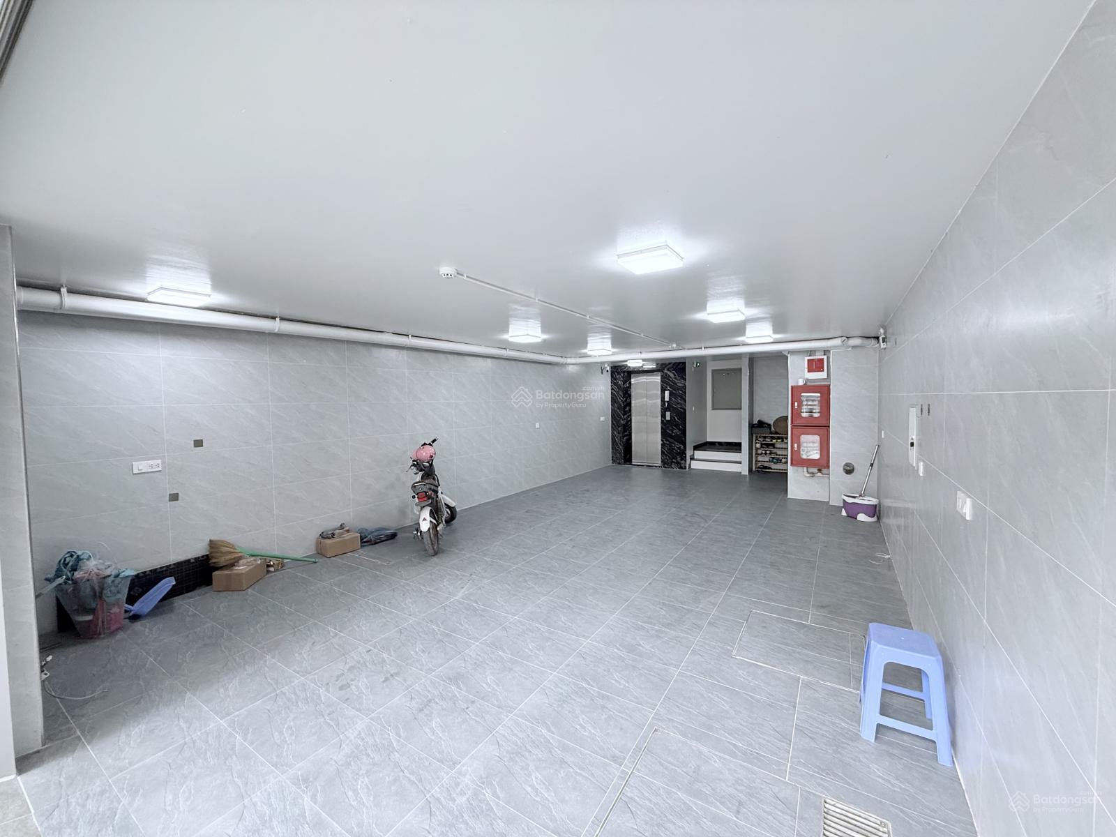 Cho thuê nhà Phạm Văn Đồng, 110m2, 7 tầng, MT 6.8m, thông sàn, thang máy, nhà đẹp, 65tr/th