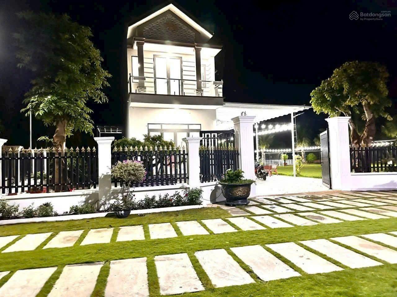 Bán biệt thự nghỉ dưỡng, tổng diện tích 3462m2 có 364m2 thổ cư, đất nở hậu, xã Trung Lập Thượng Bán biệt thự nghỉ dưỡng, tổng diện tích 3462m2 có 364m2 thổ cư, đất nở hậu, xã Trung Lập Thượng