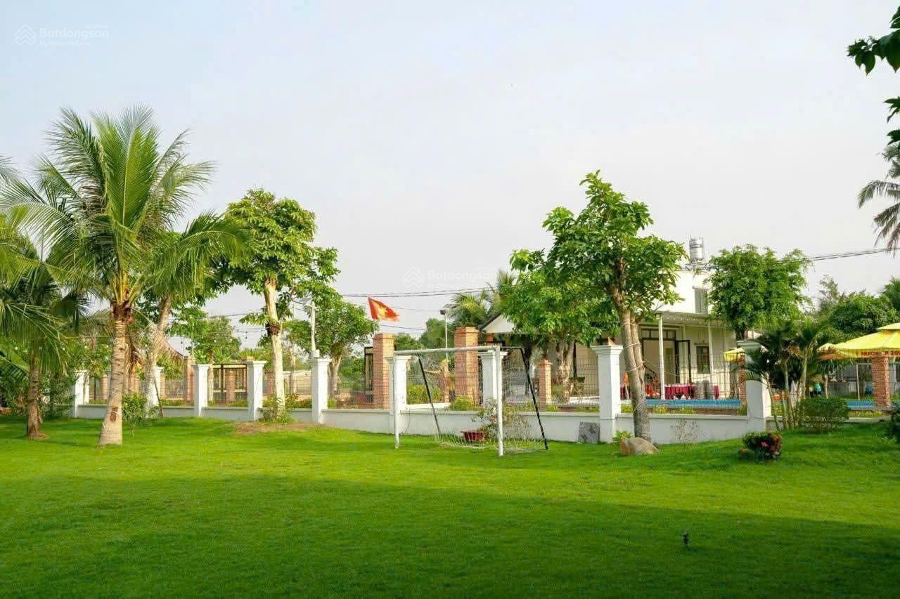 Bán biệt thự nghỉ dưỡng, tổng diện tích 3462m2 có 364m2 thổ cư, đất nở hậu, xã Trung Lập Thượng Bán biệt thự nghỉ dưỡng, tổng diện tích 3462m2 có 364m2 thổ cư, đất nở hậu, xã Trung Lập Thượng