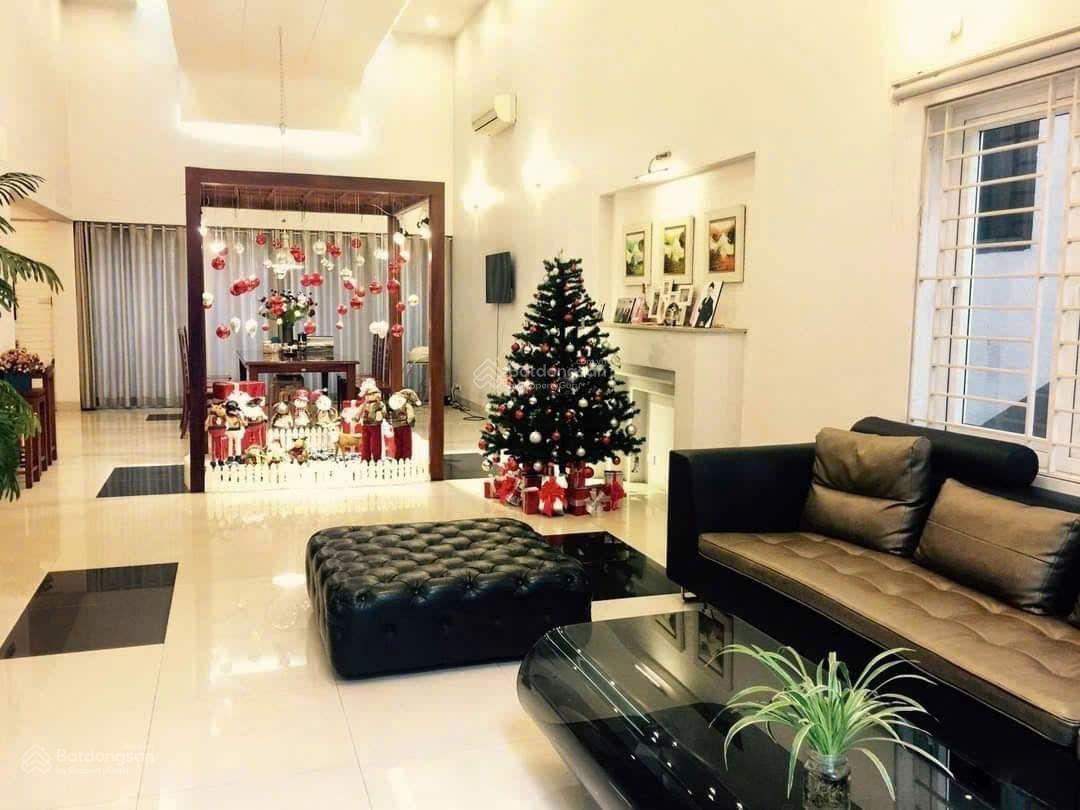 Bồ Đề - Biệt thự 300m2 - Full Đồ - Gara