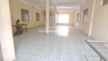 CHO THUÊ NHÀ XƯỞNG BÌNH TRỊ ĐÔNG 8*25 ĐÚC 3 LẦU SUỐT CÓ THANG TỜI