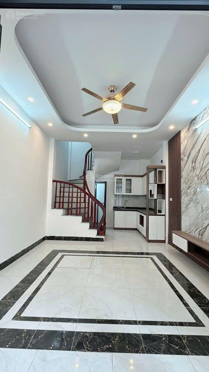 BÁN NHÀ LÔ GÓC PHỐ VIỆT HƯNG LONG BIÊN NHỈNH 6 TỶ 35m 5 TẦNG MT 4m Ô TÔ KINH DOANH GẦN BIGC