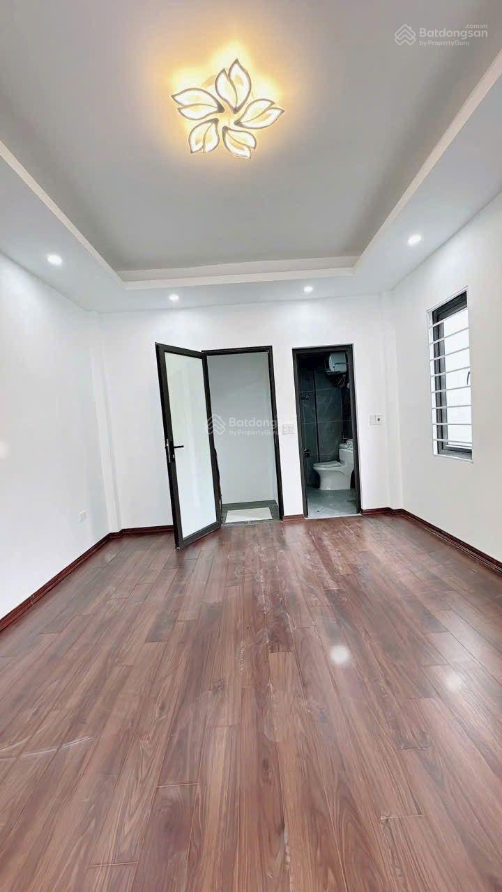 BÁN NHÀ LÔ GÓC PHỐ VIỆT HƯNG LONG BIÊN NHỈNH 6 TỶ 35m 5 TẦNG MT 4m Ô TÔ KINH DOANH GẦN BIGC