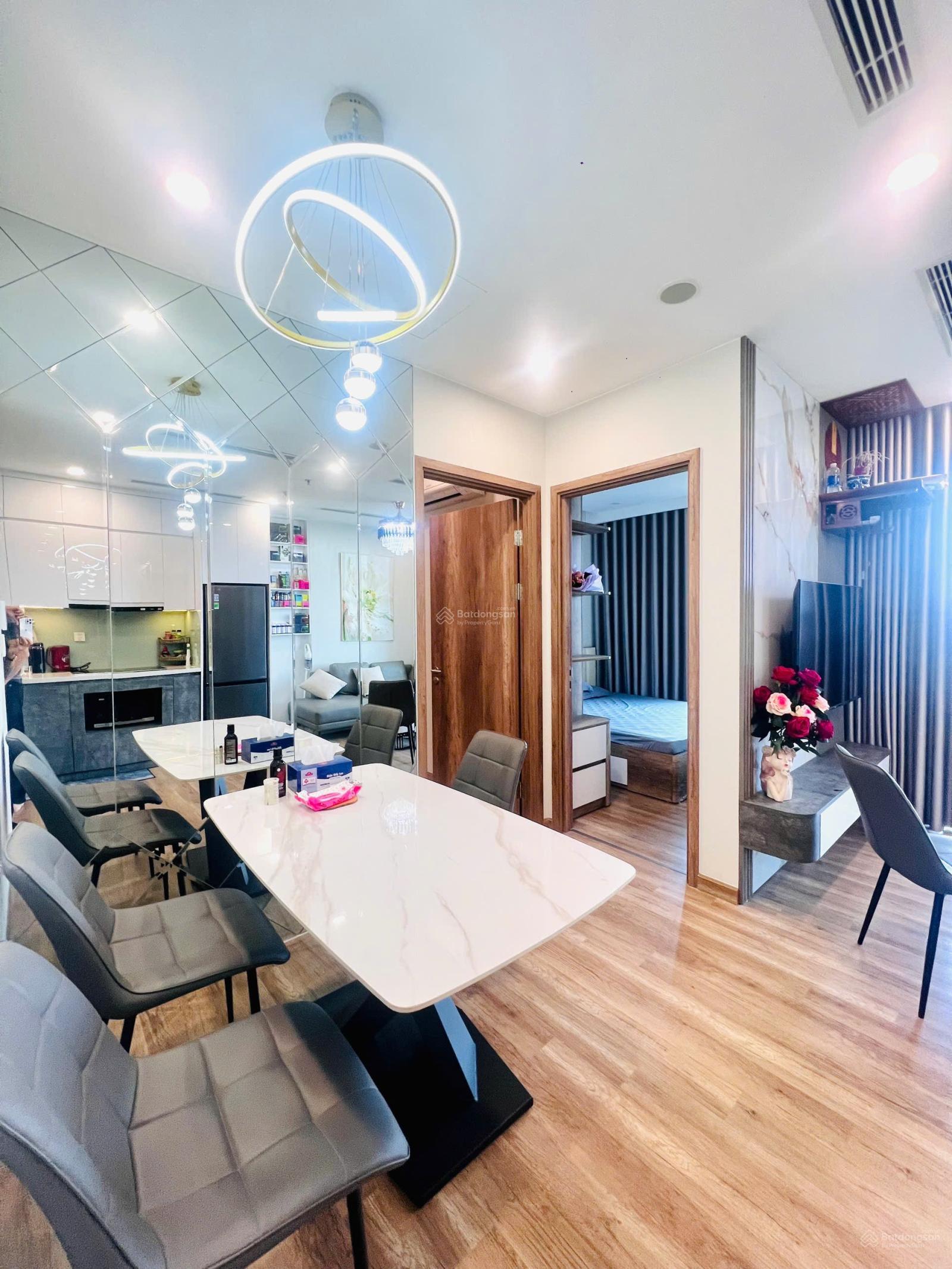 Toà R2 swanlake residen, Dt 64m2 2pn2vs, ban cong quanh nhà, full nội thất cao cấp. Giá 5ty150tr