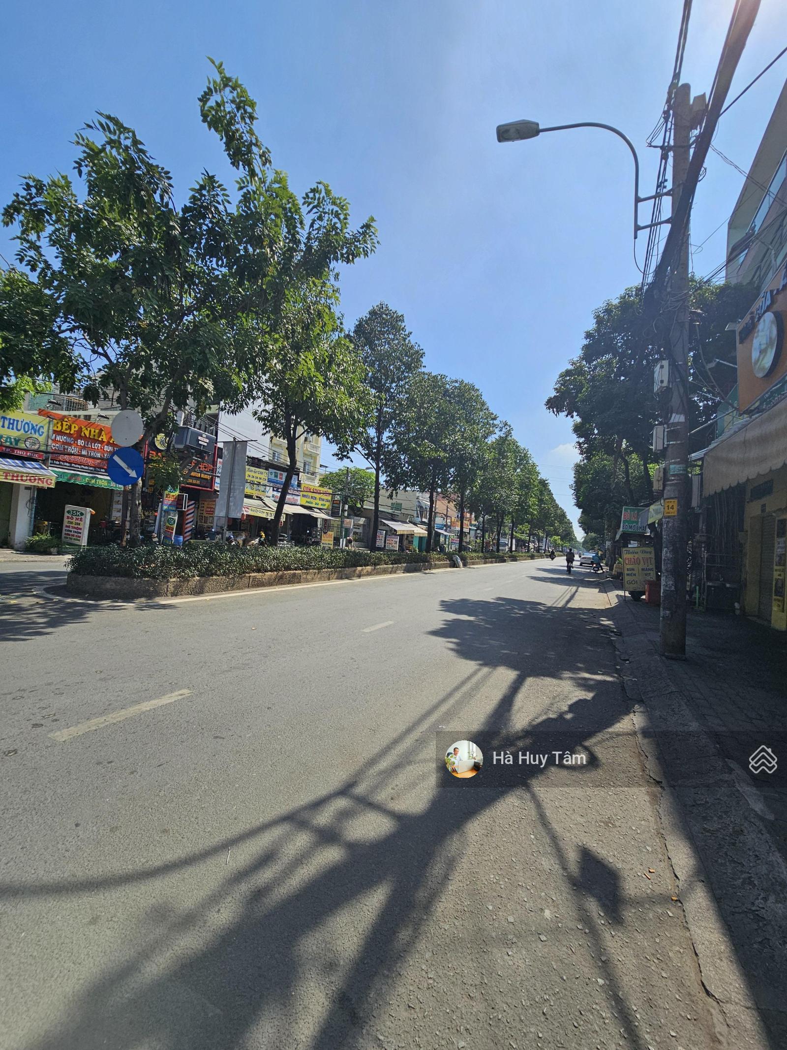 Bán nhà mặt tiền kinh doanh đường 30m ngay Cao đẳng Công Thương, gần Vành đai 2