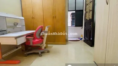 Bán gấp nhà 30m2 tại Nguyễn Lương Bằng - Đống Đa, 50m ra phố chỉ 6,6 tỷ