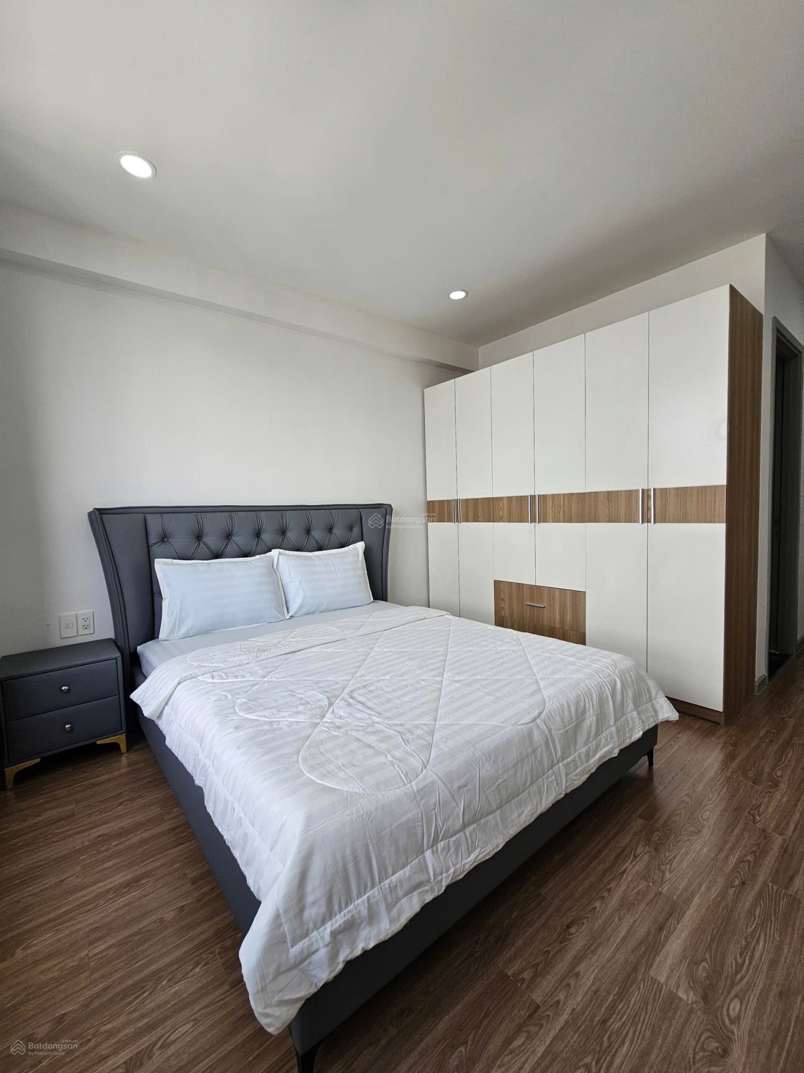 Bán căn hộ 2PN Cc The Gold View 346 Bến Vân Đồn, Quận 4 Diện Tích : 80,7m2 2PN 2WC có N