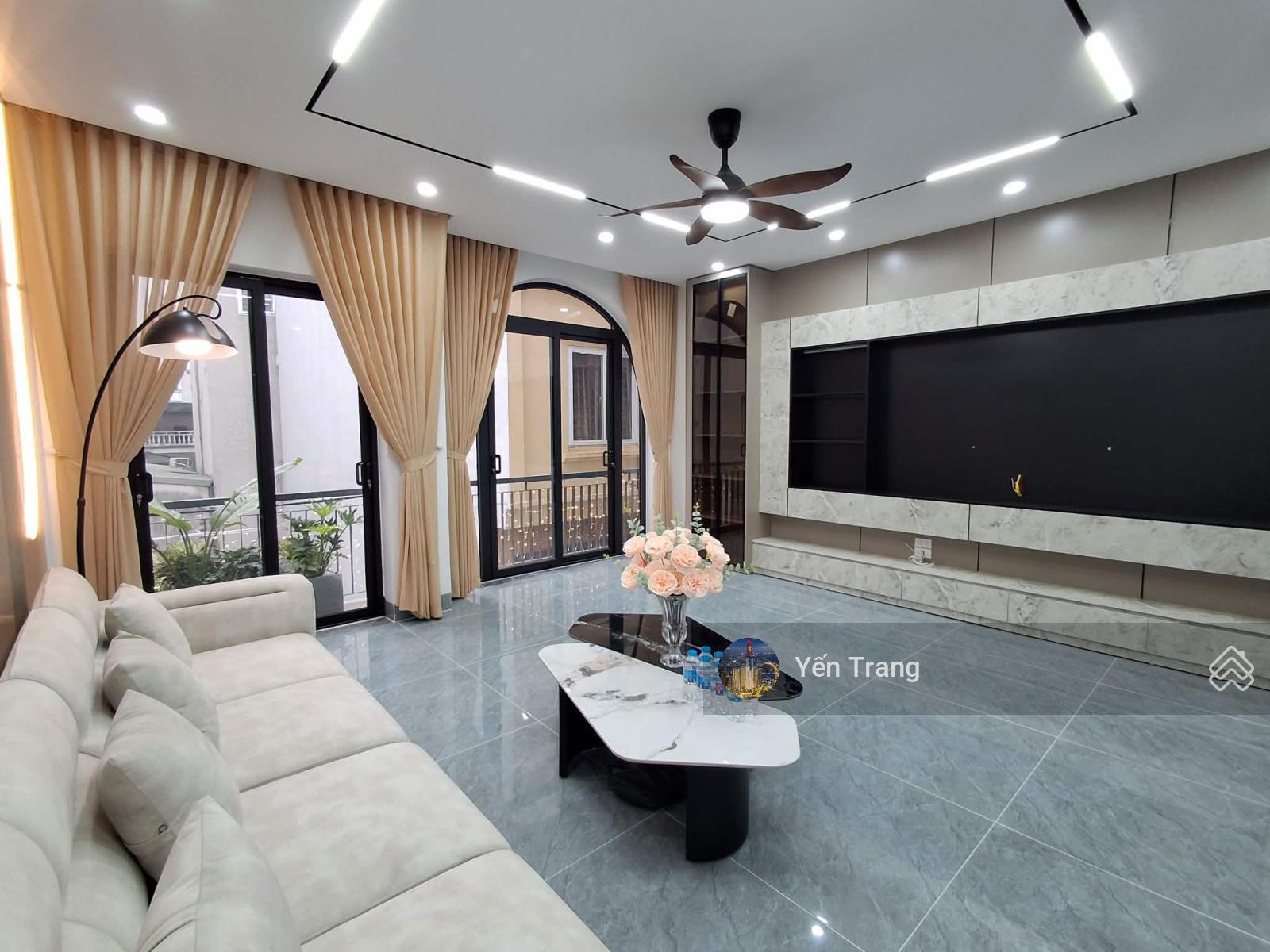 Bán gấp nhà đẹp phường Nghĩa Đô, lô góc, dt 40m2 x 4 tầng, chỉ 10.8 tỷ