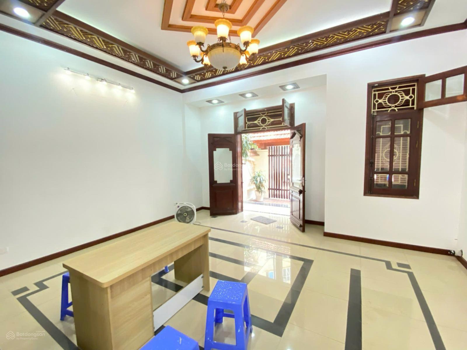 Chính chủ cho thuê nhà phố Huy Du, Mỹ Đình. DT 120m2, 5 tầng, lô góc, nhà mới đẹp, giá 50tr/thg