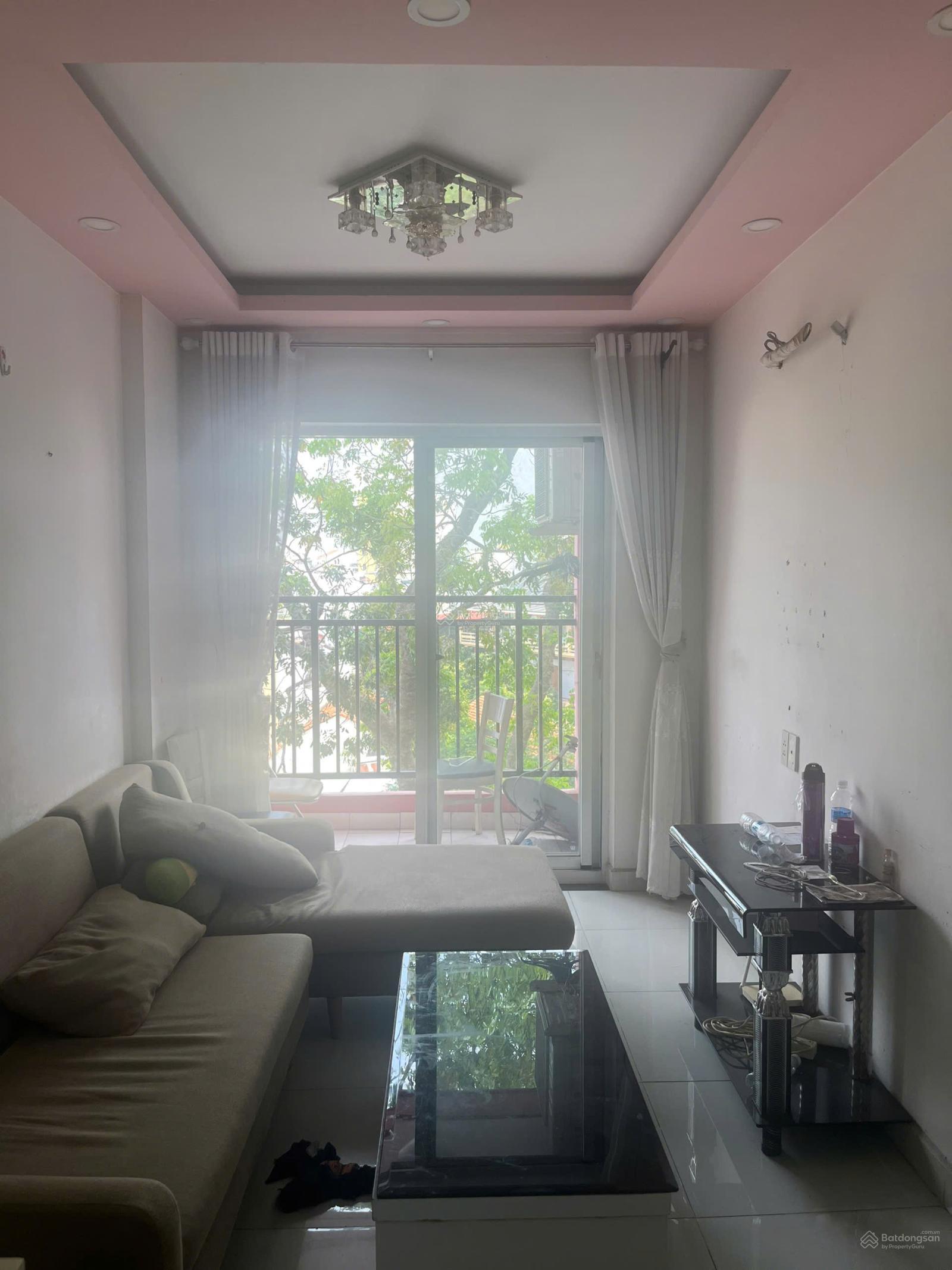 Cho thuê căn hộ 8x Plus, 2PN 2WC, nhà mới, nội thất cơ bản. Giá 7,5 tr