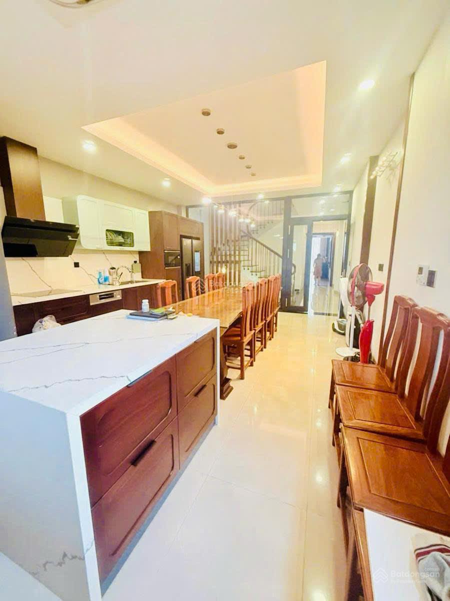 Nóng! Bán nhà KĐT Vạn Phúc. Diện tích 80m, 5T, phân lô, vỉa hè, ô tô tránh, giá đầu tư 18,2 tỷ.